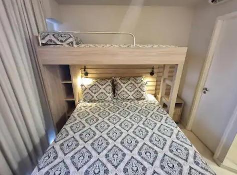 Moderno Metro Luz, 1912 Apartment